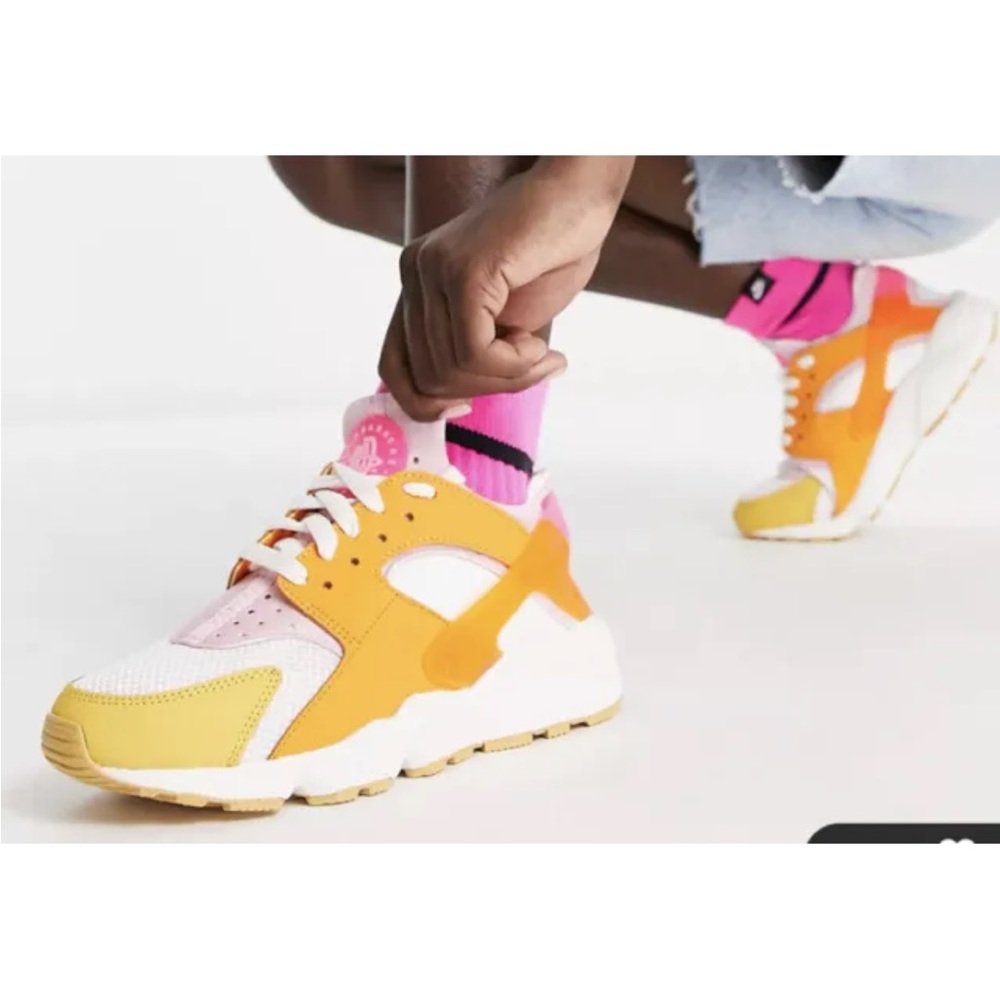 Nike Women’s Size 8 Huarache Summit White/ Hyper Pink DX2674 100